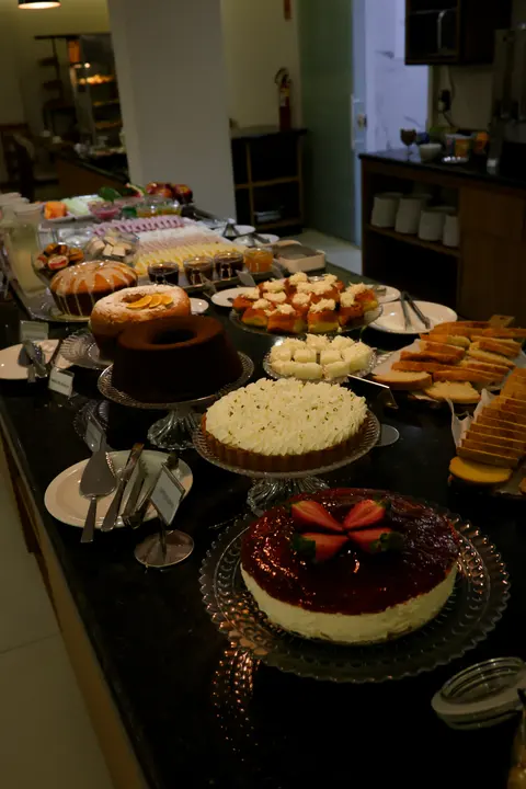 Café da manhã estilo brunch da Pousada Big Bear 2